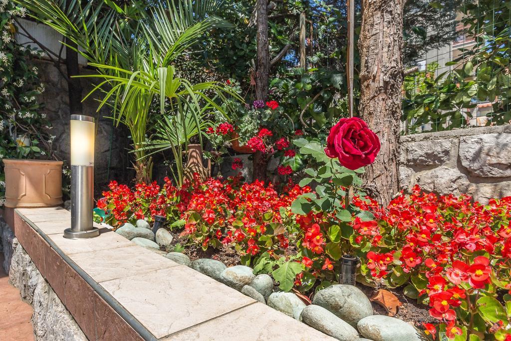 Villa Roses Apartments & Wellness Ičići Exteriér fotografie
